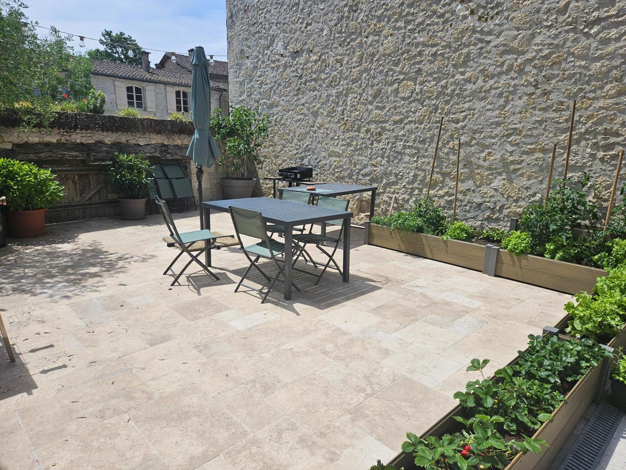Grande Confort Les Arcades Homestay